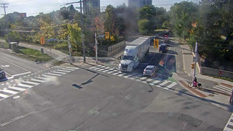 Traffic camera image at 2025-09-15 20:30:32