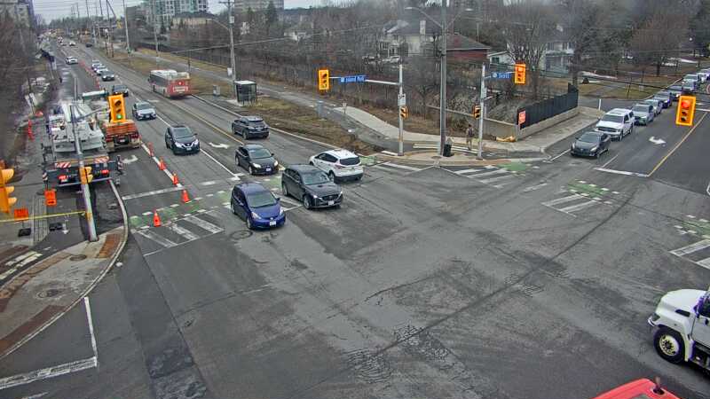 Traffic camera image at 2025-03-25 13:30:21