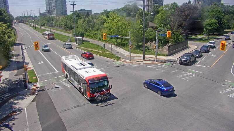 Traffic camera image at 2025-06-30 17:25:47
