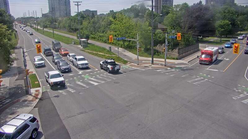 Traffic camera image at 2025-06-30 18:10:33