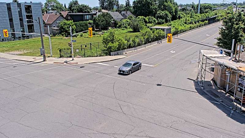 Traffic camera image at 2025-06-30 17:05:38