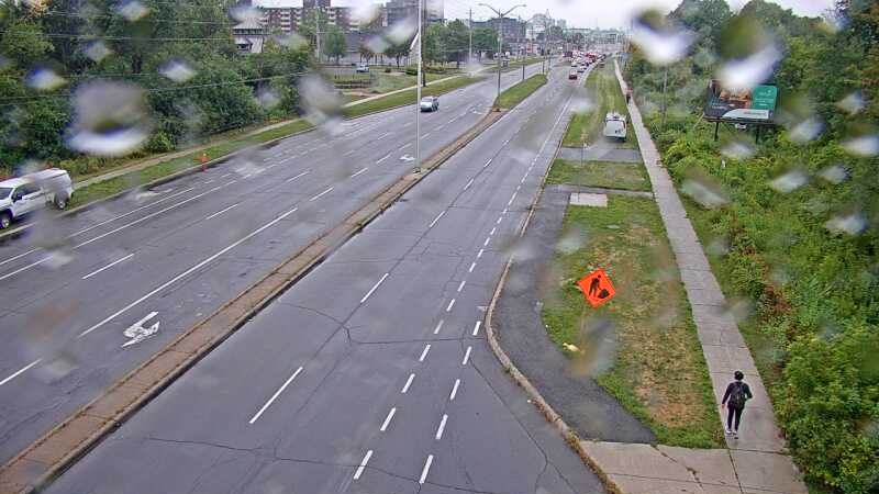 Traffic camera image at 2025-09-04 18:35:32
