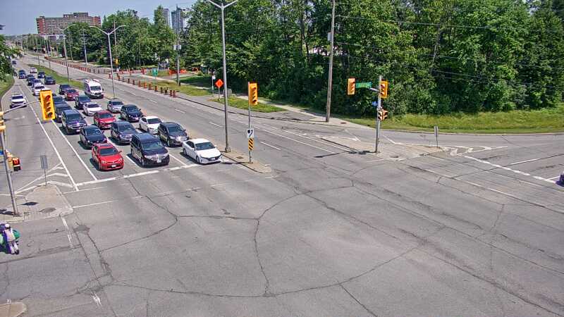 Traffic camera image at 2025-06-30 17:40:31