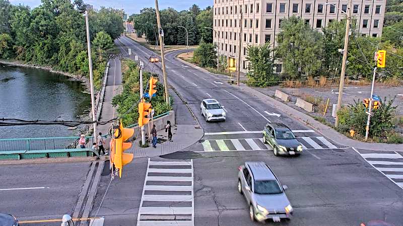 Traffic camera image at 2025-08-25 00:05:09
