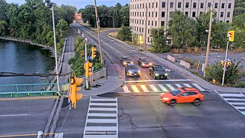 Traffic camera image at 2025-08-25 00:10:09