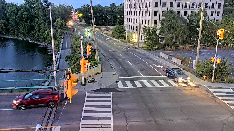 Traffic camera image at 2025-08-25 00:15:10