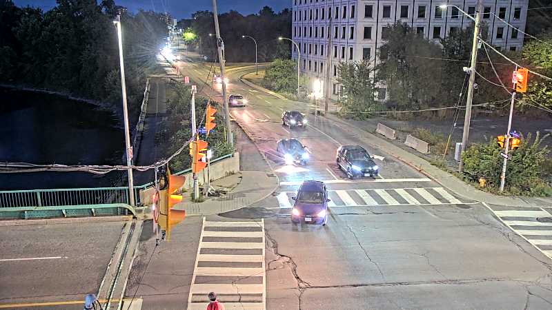 Traffic camera image at 2025-08-25 00:35:08