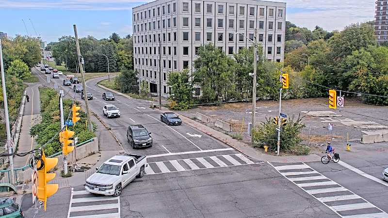 Traffic camera image at 2025-09-13 15:25:07