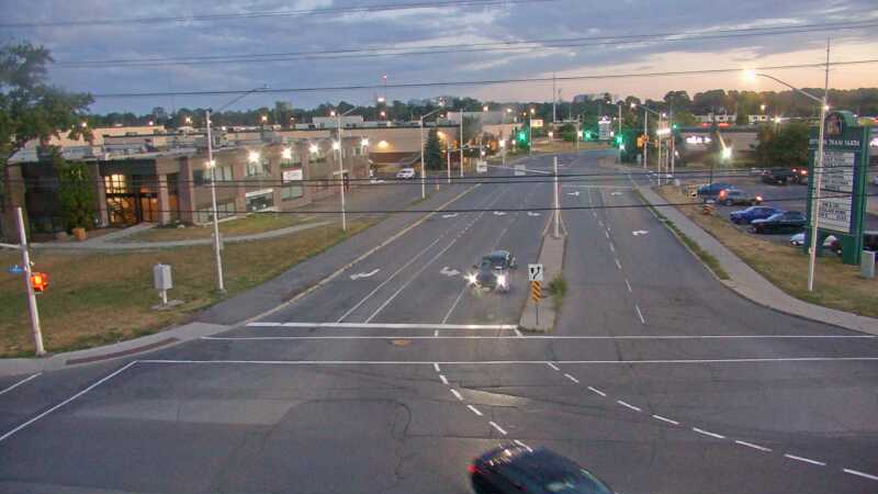 Traffic camera image at 2025-08-25 00:10:32