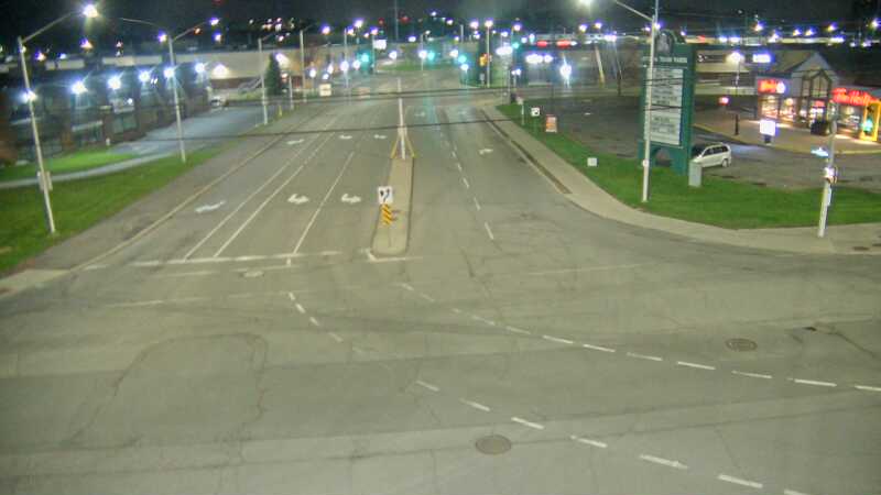 Traffic camera image at 2025-05-09 05:55:23