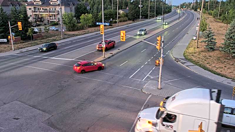 Traffic camera image at 2025-08-25 00:10:33