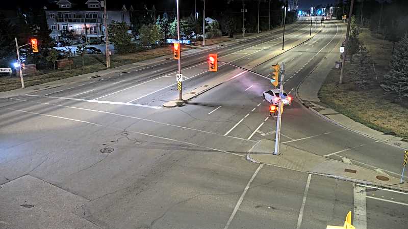 Traffic camera image at 2025-09-01 03:05:42