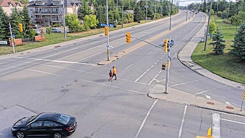 Traffic camera image at 2025-09-07 13:35:33