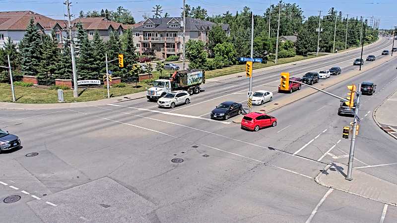 Traffic camera image at 2025-06-30 17:40:33