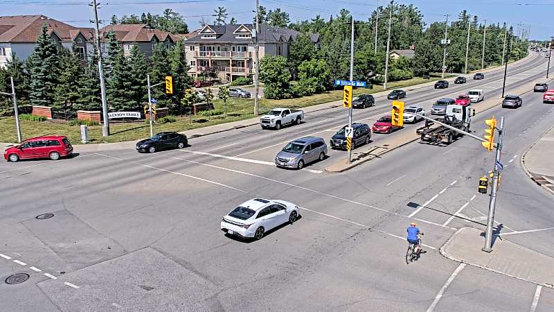 Traffic camera image at 2025-06-30 19:00:35