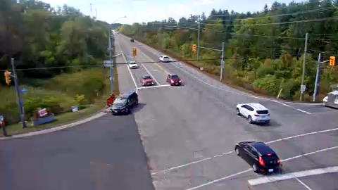 Traffic camera image at 2025-09-14 17:40:32