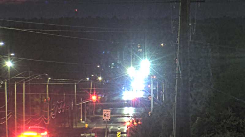 Traffic camera image at 2025-08-25 00:40:32