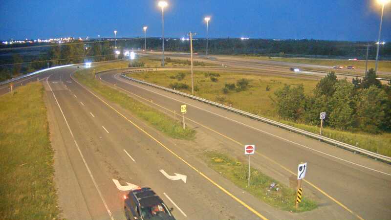 Traffic camera image at 2025-07-04 01:37:15