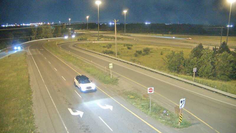 Traffic camera image at 2025-07-04 02:05:45
