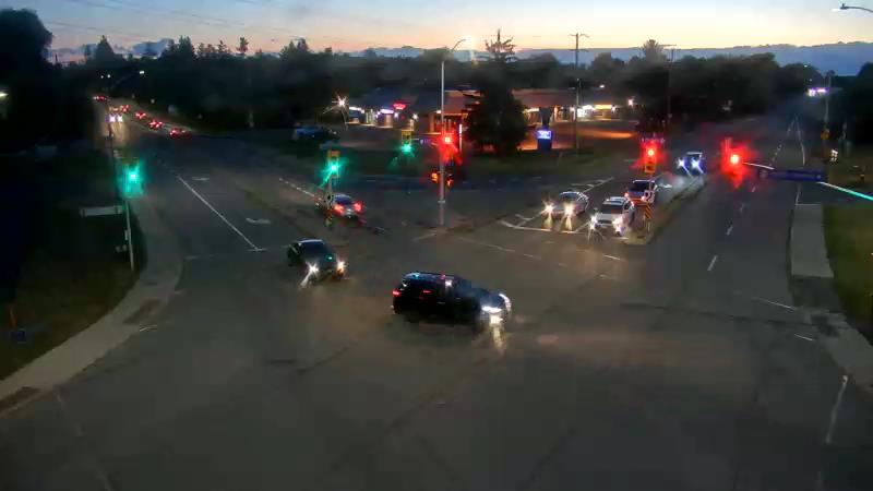 Traffic camera image at 2025-08-25 00:20:30