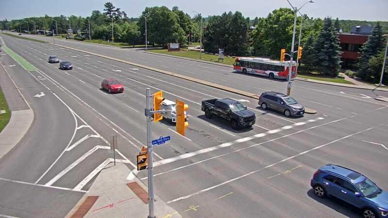 Traffic camera image at 2025-06-30 18:15:31