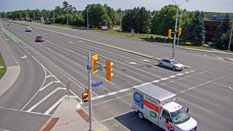 Traffic camera image at 2025-06-30 19:15:39