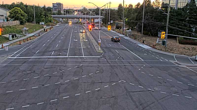 Traffic camera image at 2025-08-25 00:05:40
