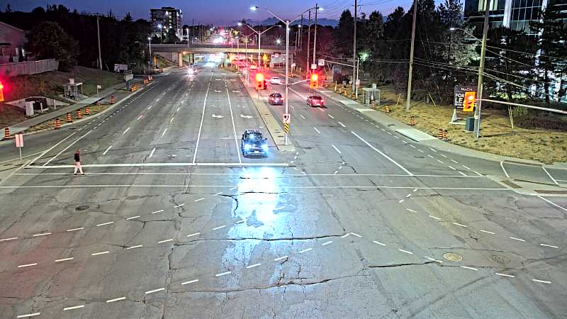 Traffic camera image at 2025-08-25 00:40:32