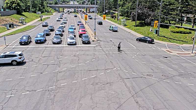 Traffic camera image at 2025-06-30 17:40:34