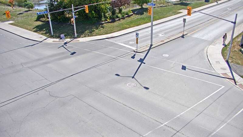 Traffic camera image at 2025-09-14 18:05:37