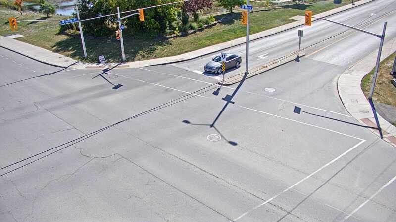 Traffic camera image at 2025-09-14 18:10:33