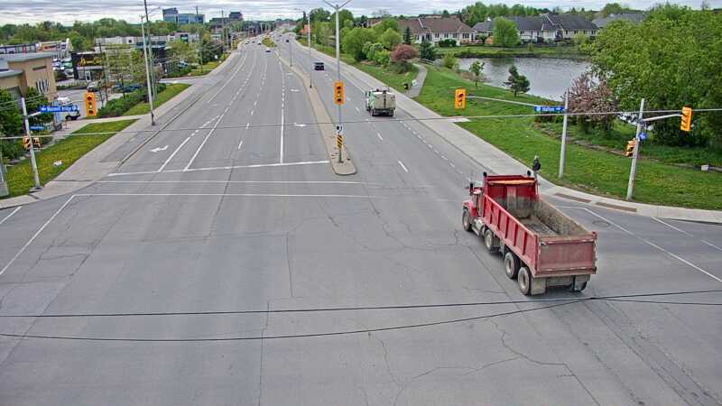 Traffic camera image at 2025-05-20 14:05:40