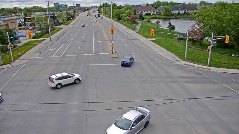 Traffic camera image at 2025-05-20 14:10:36