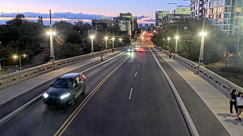 Traffic camera image at 2025-08-25 00:20:09