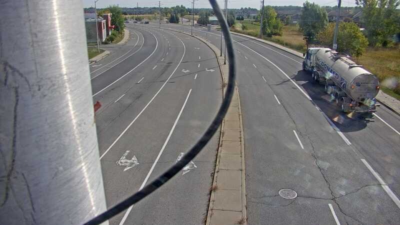Traffic camera image at 2025-09-17 15:05:38