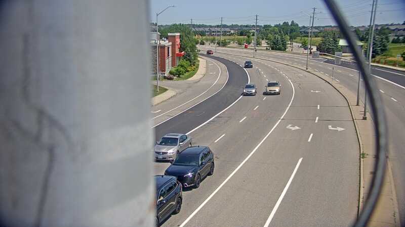 Traffic camera image at 2025-06-30 17:37:11