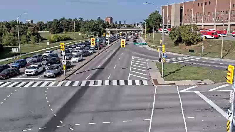 Traffic camera image at 2025-09-17 19:35:38