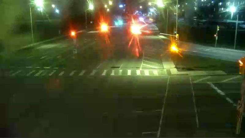 Traffic camera image at 2025-04-25 07:20:21
