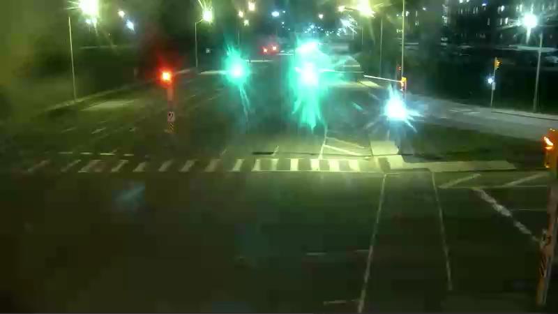 Traffic camera image at 2025-04-25 07:30:24