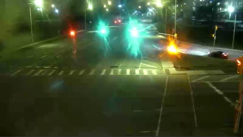 Traffic camera image at 2025-04-25 08:00:20