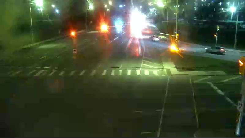 Traffic camera image at 2025-04-25 08:15:21
