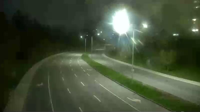 Traffic camera image at 2025-05-09 06:30:25