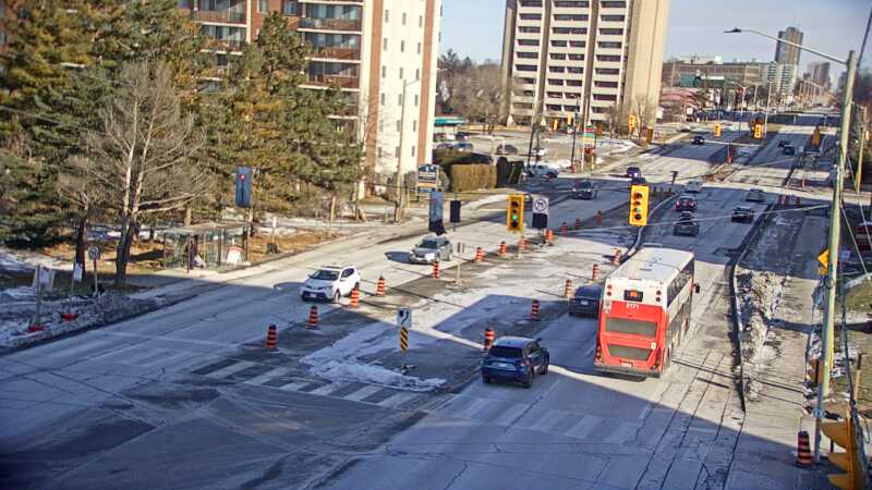 Traffic camera image at 2024-12-21 17:06:05