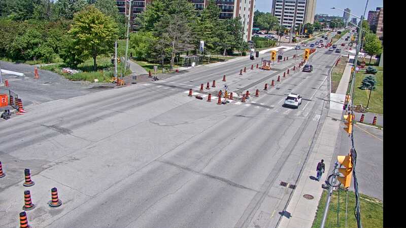 Traffic camera image at 2025-06-30 17:05:44