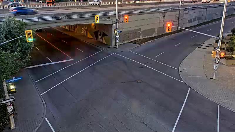 Traffic camera image at 2025-08-25 00:10:37