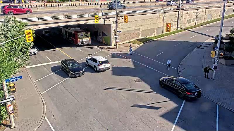 Traffic camera image at 2025-08-31 13:40:35