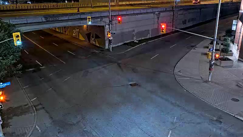 Traffic camera image at 2025-07-12 05:05:34