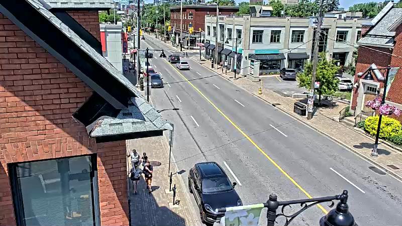 Traffic camera image at 2025-06-30 17:37:12