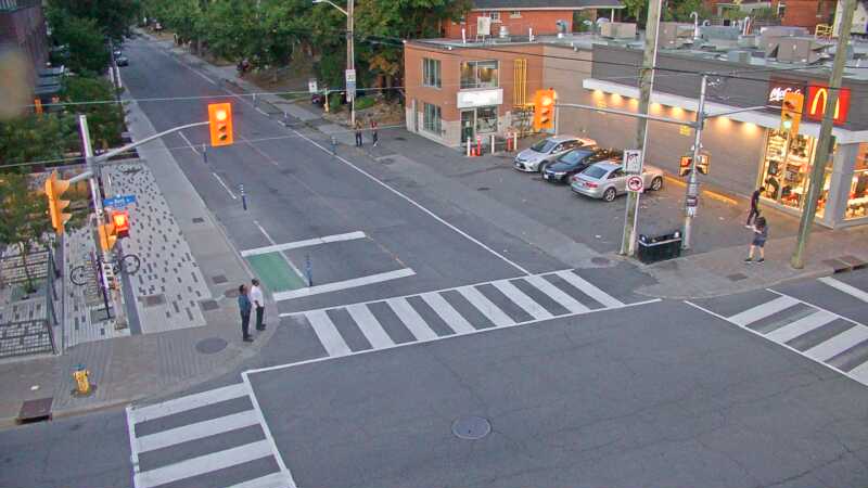 Traffic camera image at 2025-08-25 00:05:43