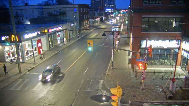 Traffic camera image at 2025-03-25 10:30:28